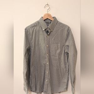 Vineyard Vines On The Go button down green and white check shirt size S